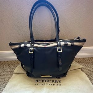 ‼️FLASH SALE - Beautiful and classic Burberry tote